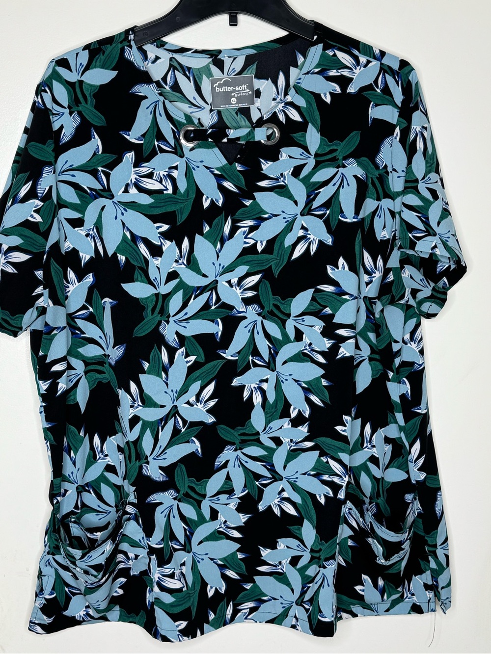 BUNDLE Scrubs - butter-soft stretch - Picture 9 of 13